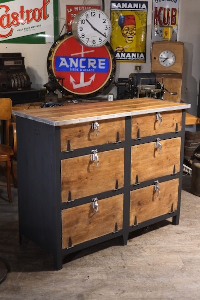 meuble de metier ancien  en chene massif frigo de boucher